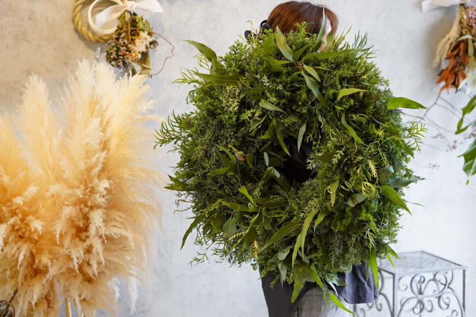 特大クリスマスリース リースには「永遠」という意味があります。 生花リース・アーティフィシャルフラワー・プリザーブドフラワー・ドライフラワーでの制作が可能です